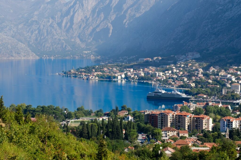 Kotor, próximo a Budva, Montenegro